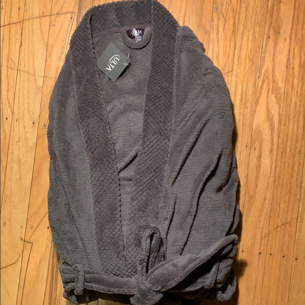 NWT Gray Robe - Picture 2 of 4